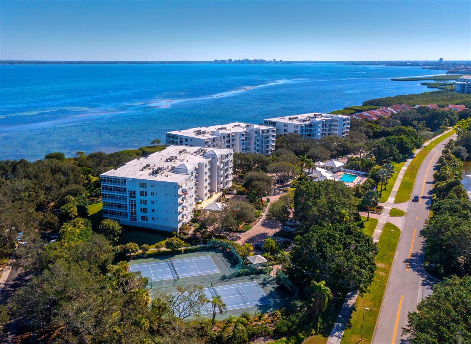 2410 HARBOURSIDE DR #121