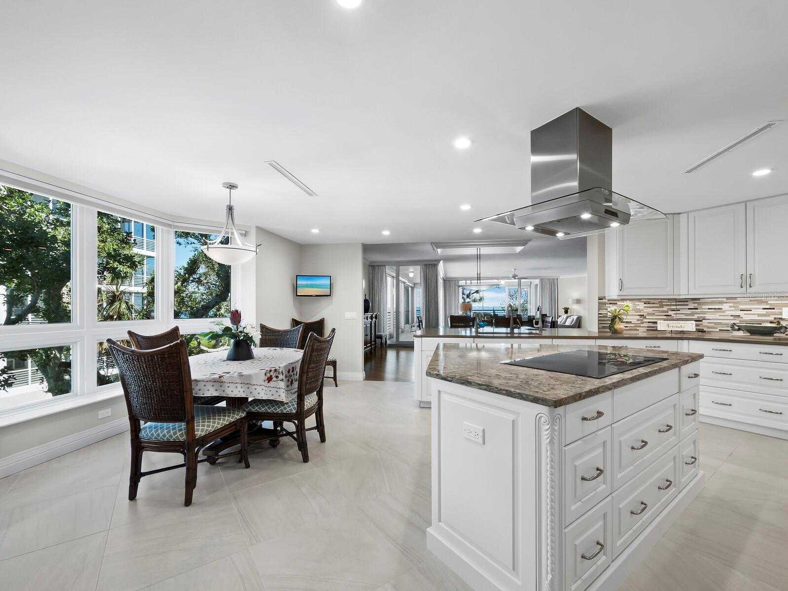 2410 HARBOURSIDE DR #121