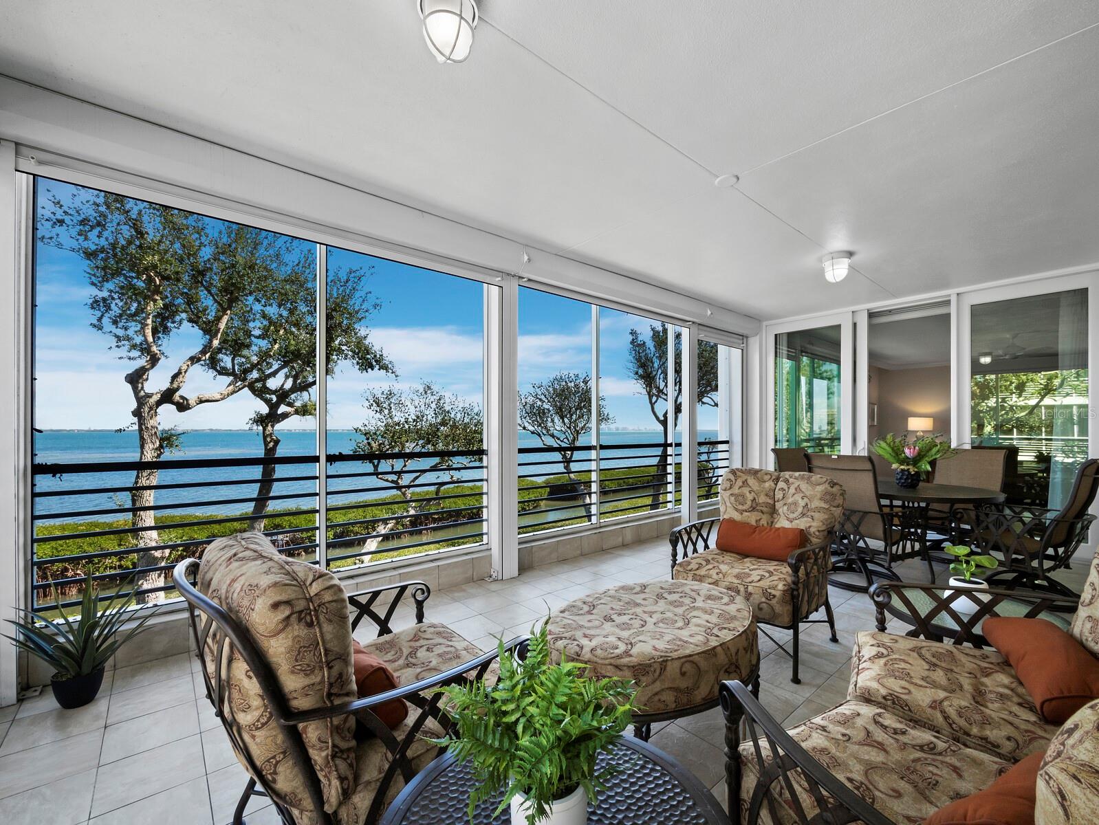 2410 HARBOURSIDE DR #121