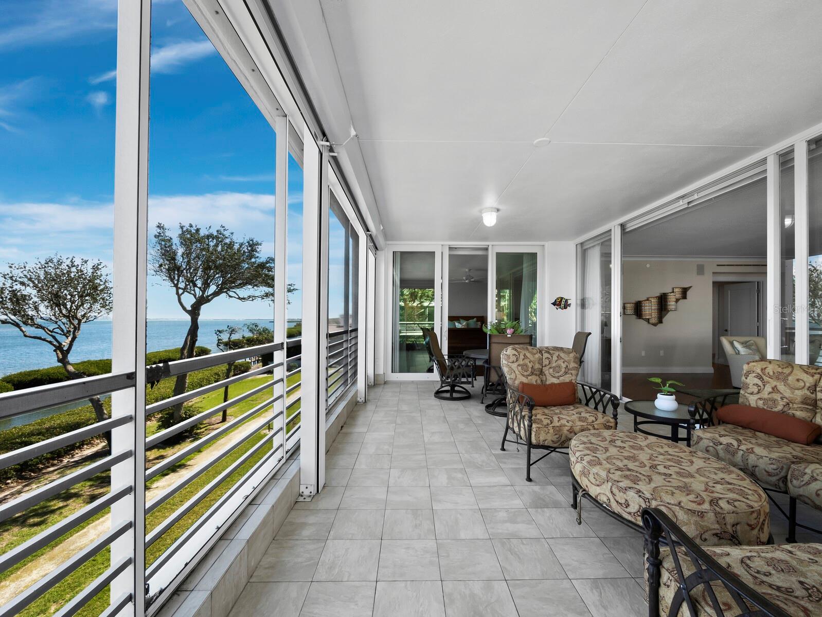 2410 HARBOURSIDE DR #121