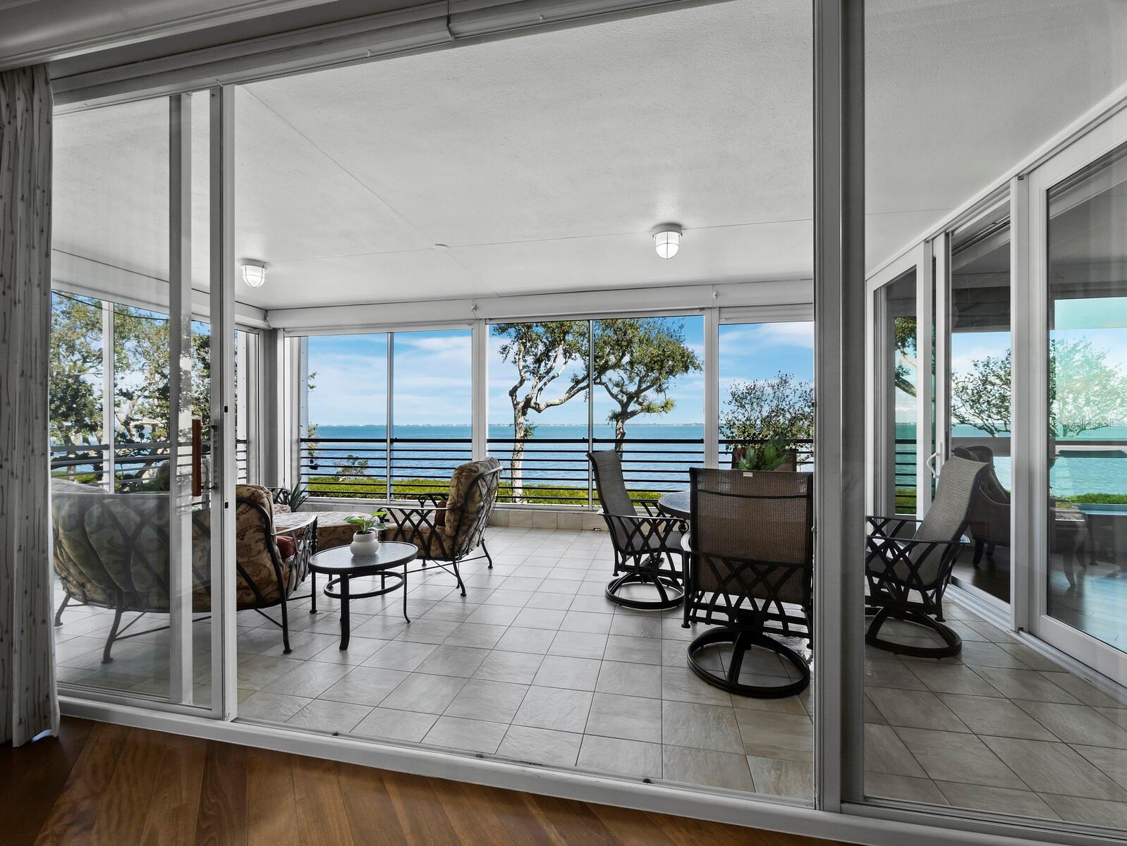 2410 HARBOURSIDE DR #121