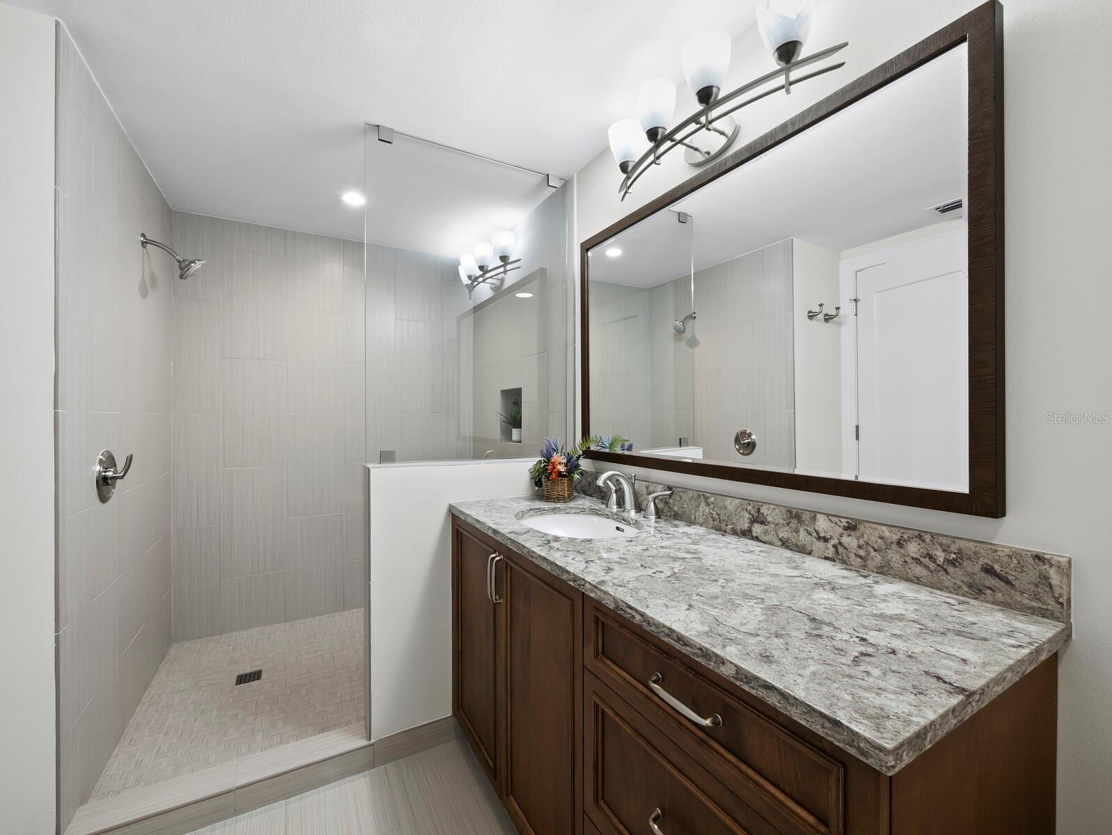 2410 HARBOURSIDE DR #121