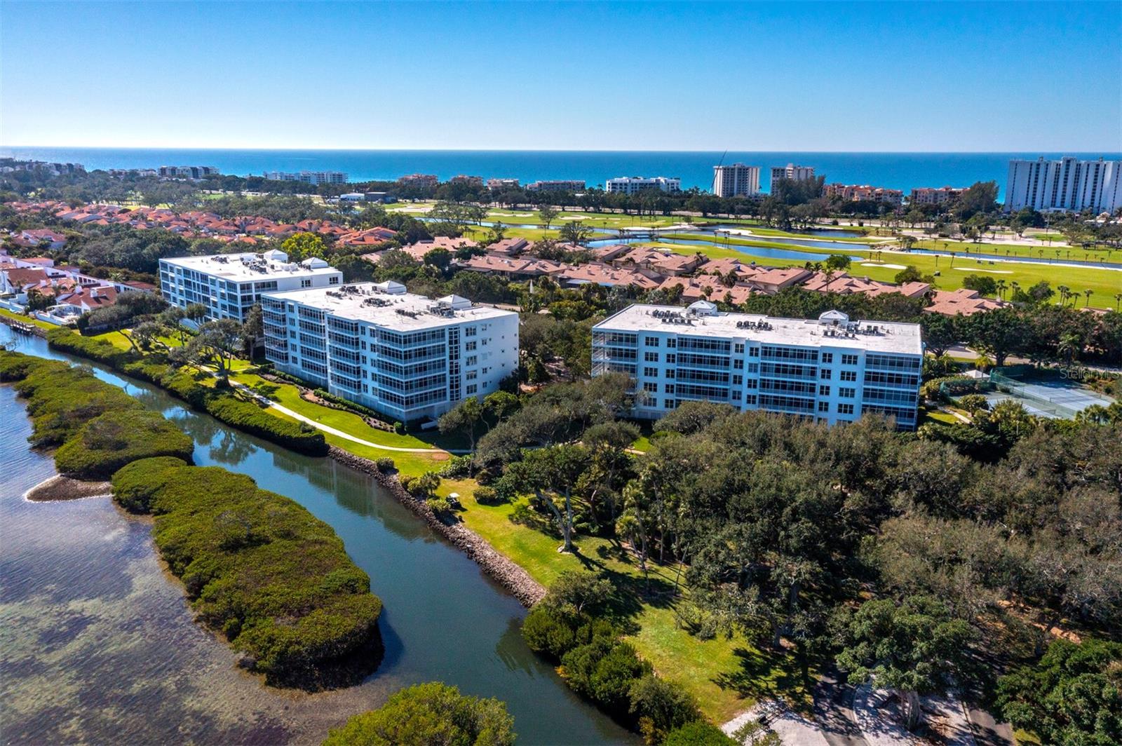 2410 HARBOURSIDE DR #121