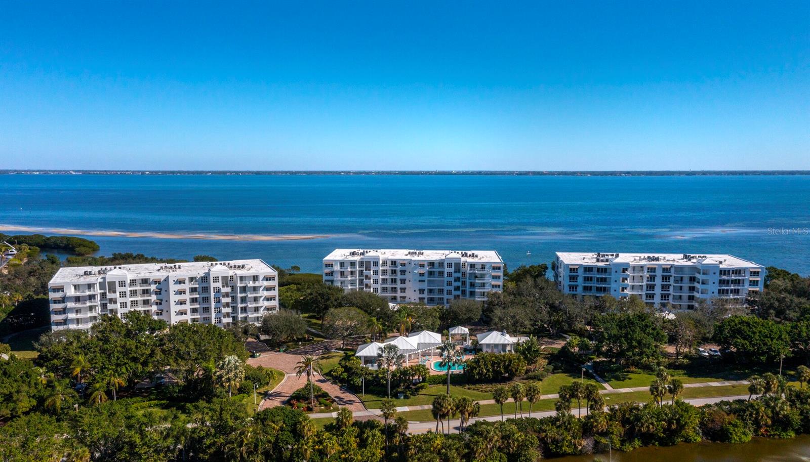 2410 HARBOURSIDE DR #121