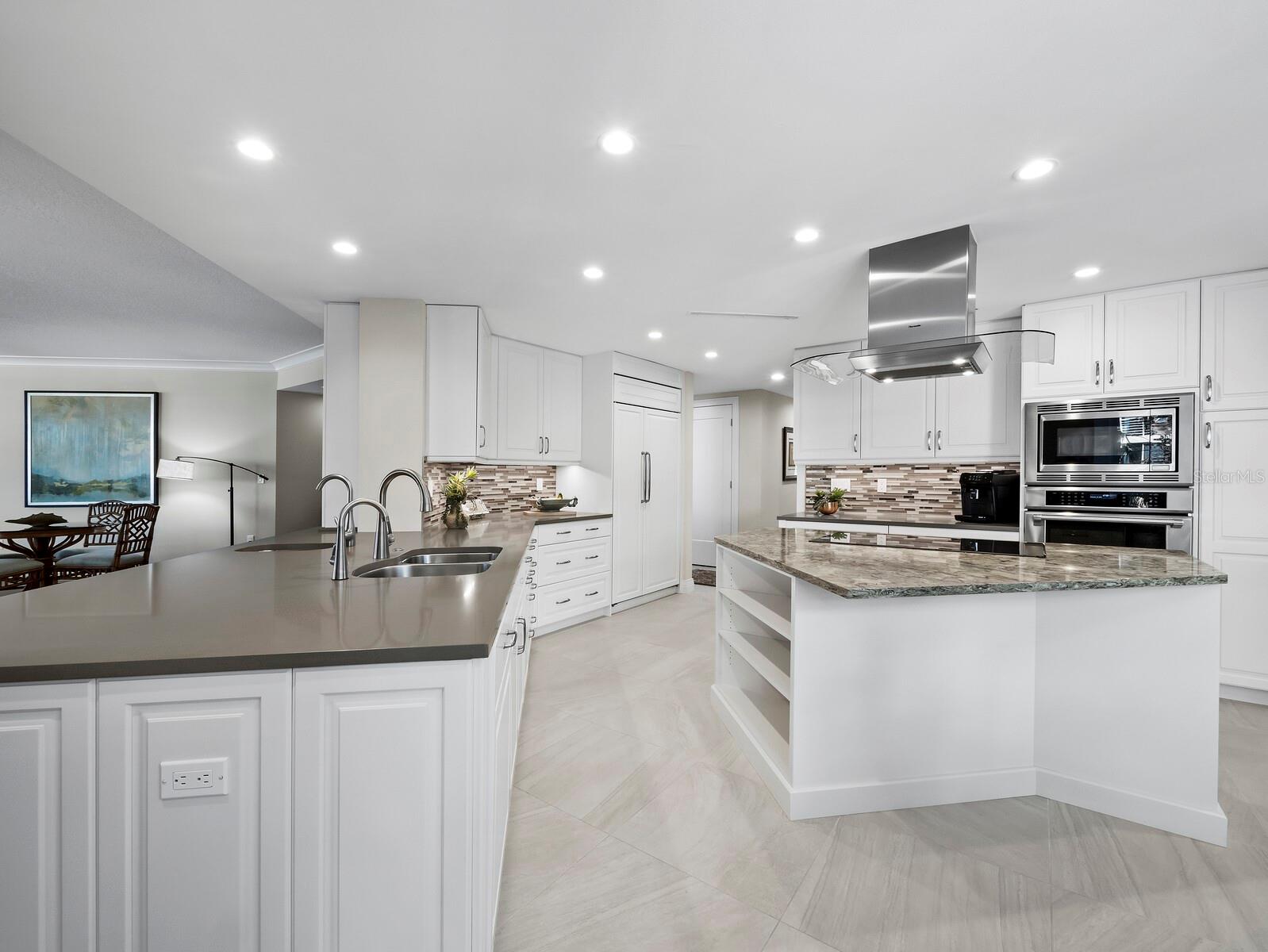 2410 HARBOURSIDE DR #121