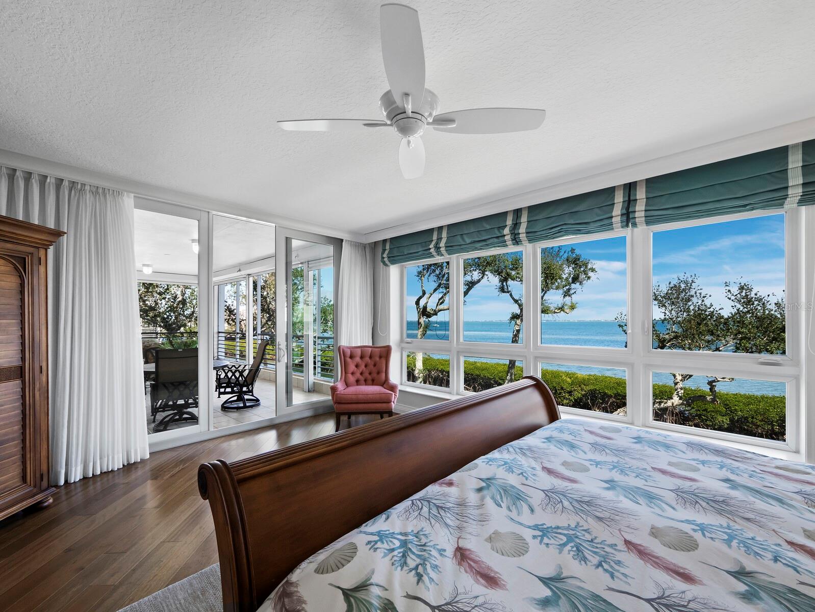 2410 HARBOURSIDE DR #121