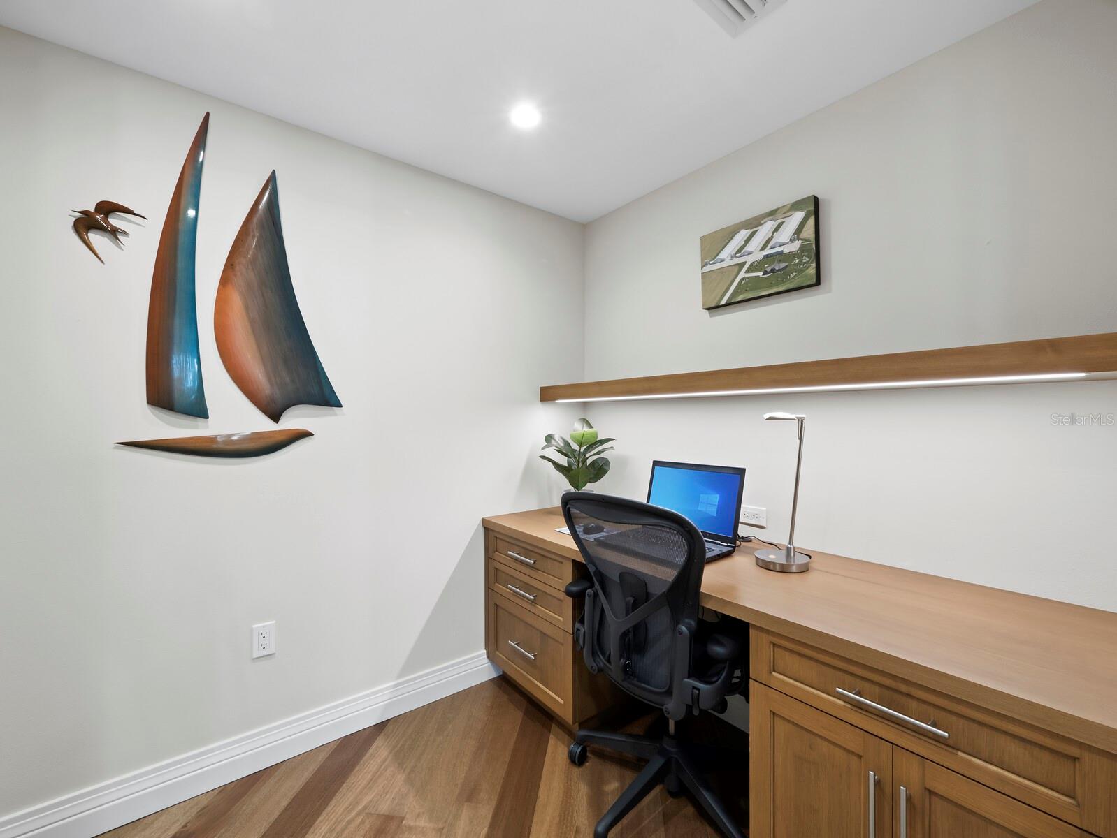 2410 HARBOURSIDE DR #121