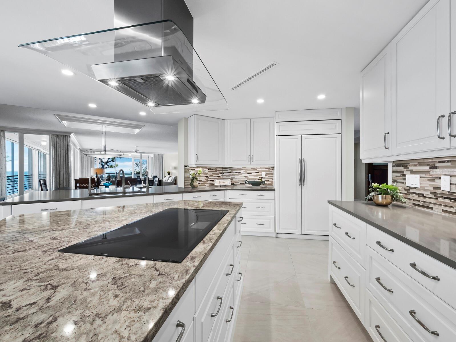 2410 HARBOURSIDE DR #121