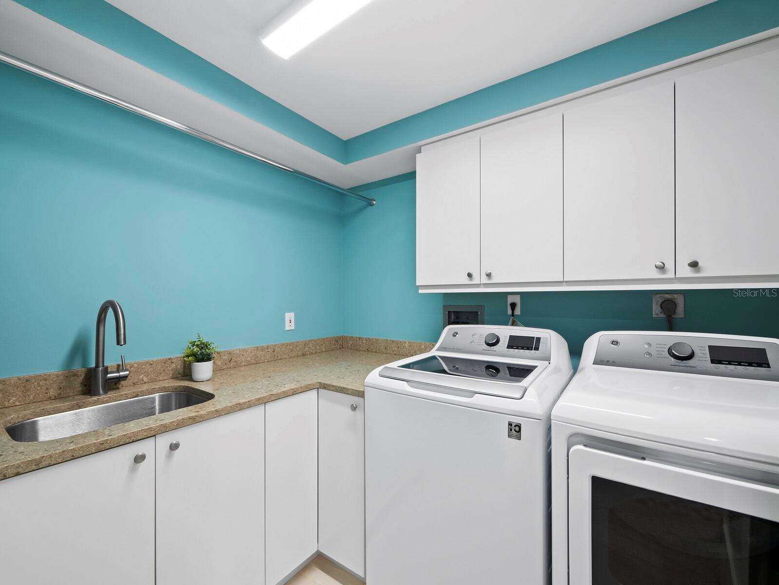 2410 HARBOURSIDE DR #121