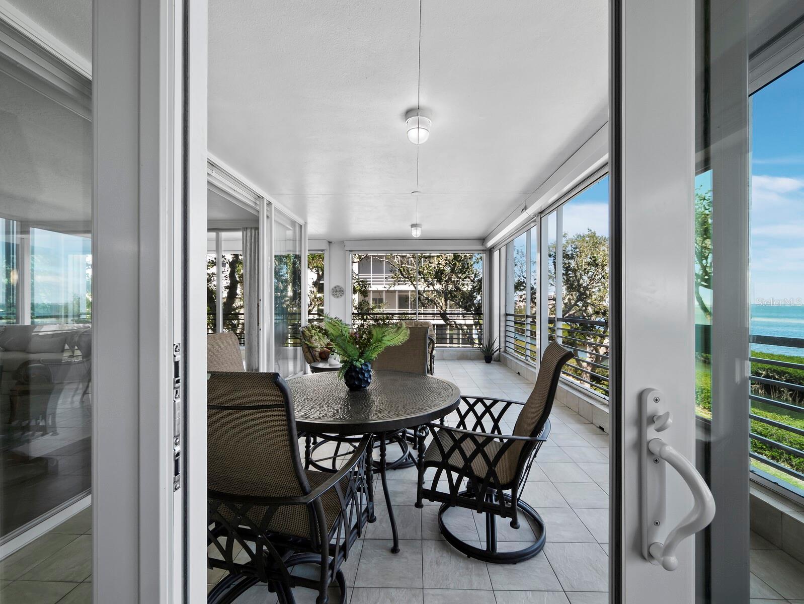 2410 HARBOURSIDE DR #121