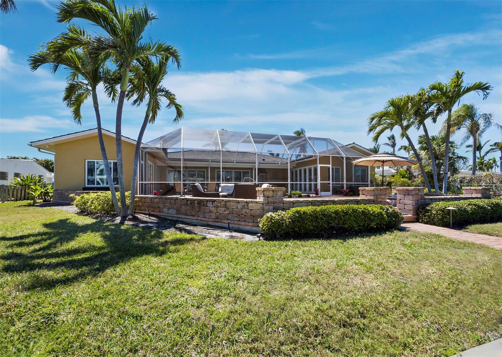 524 N SPOONBILL DR