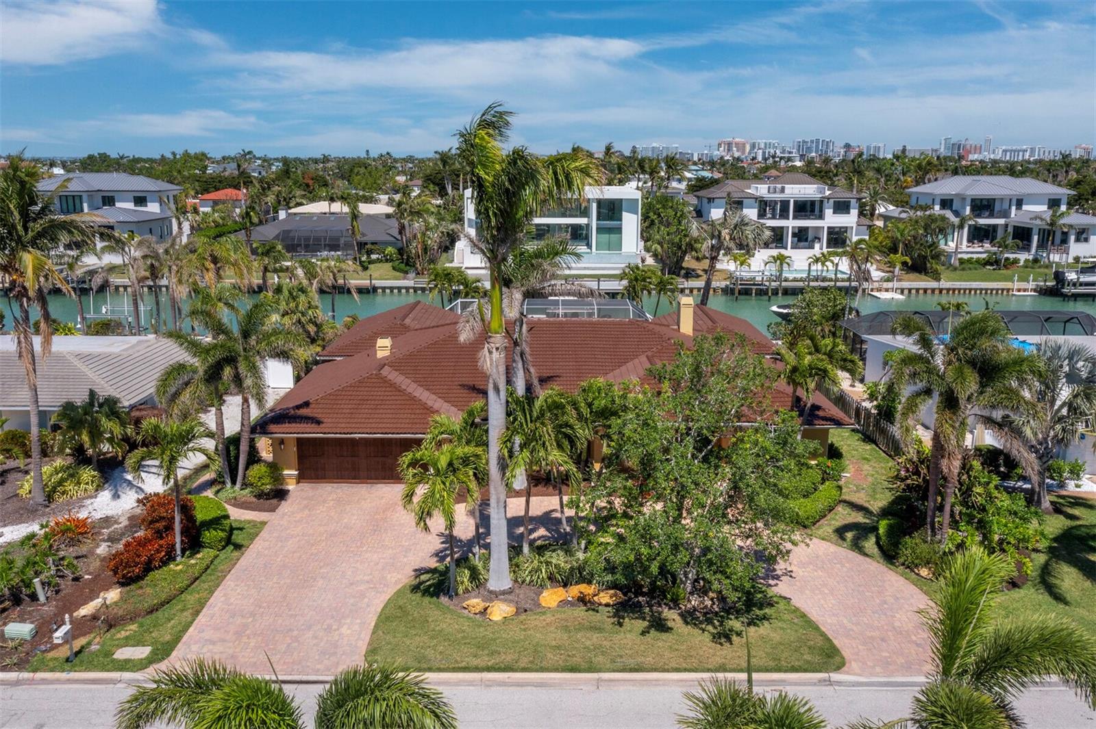 524 N SPOONBILL DR