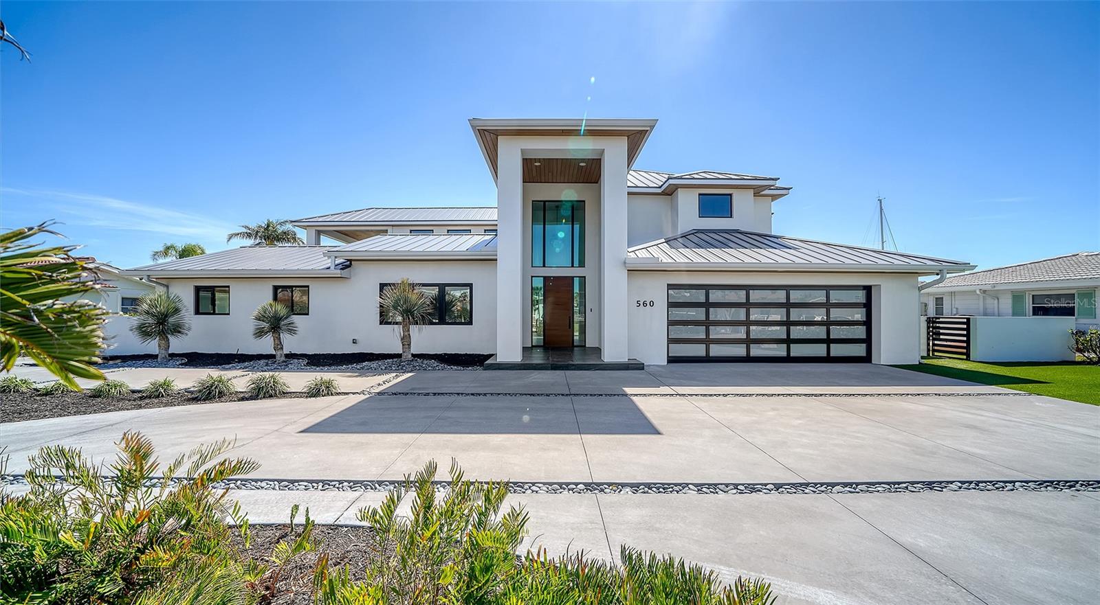 560 SCHOONER LN