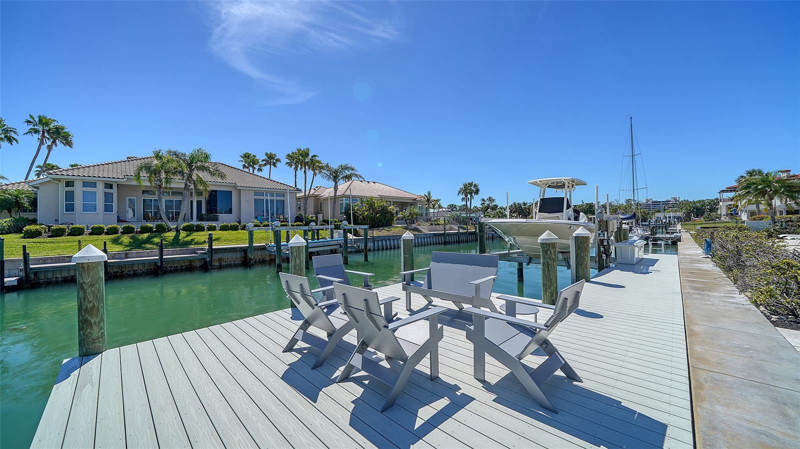 560 SCHOONER LN
