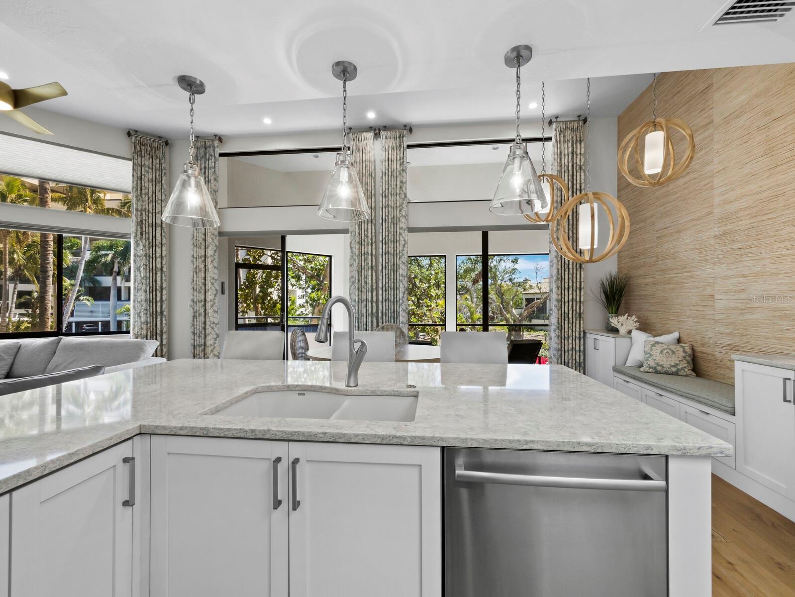 1928 HARBOURSIDE DR #1404