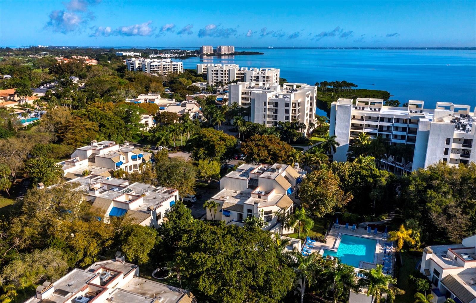 1928 HARBOURSIDE DR #1404