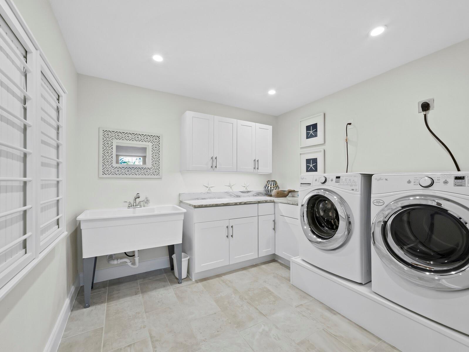 1928 HARBOURSIDE DR #1404