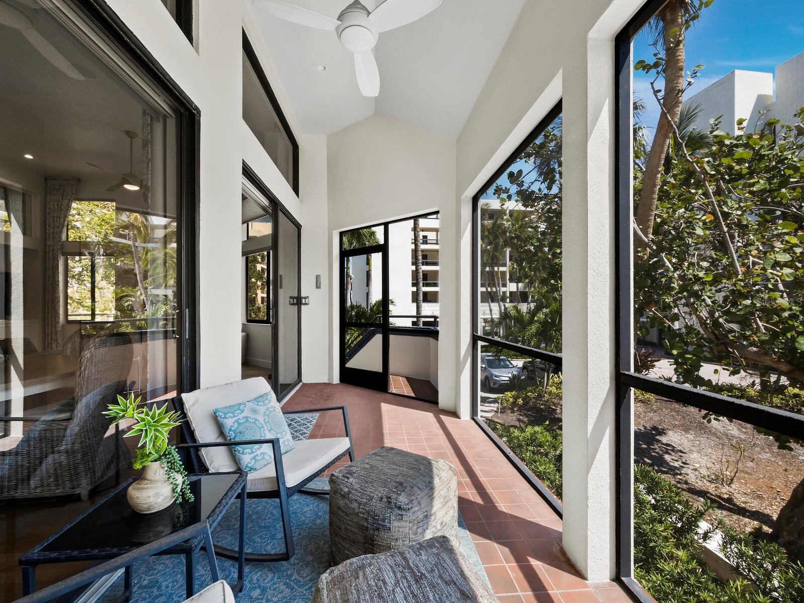 1928 HARBOURSIDE DR #1404