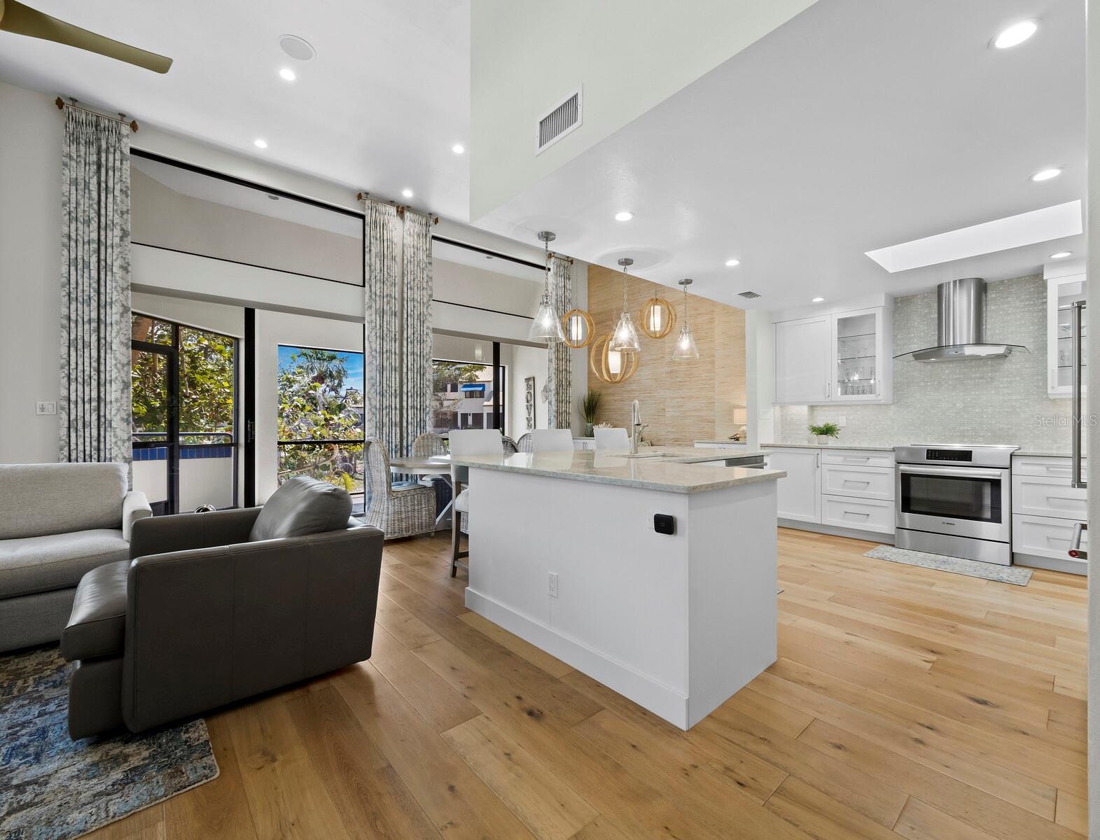 1928 HARBOURSIDE DR #1404