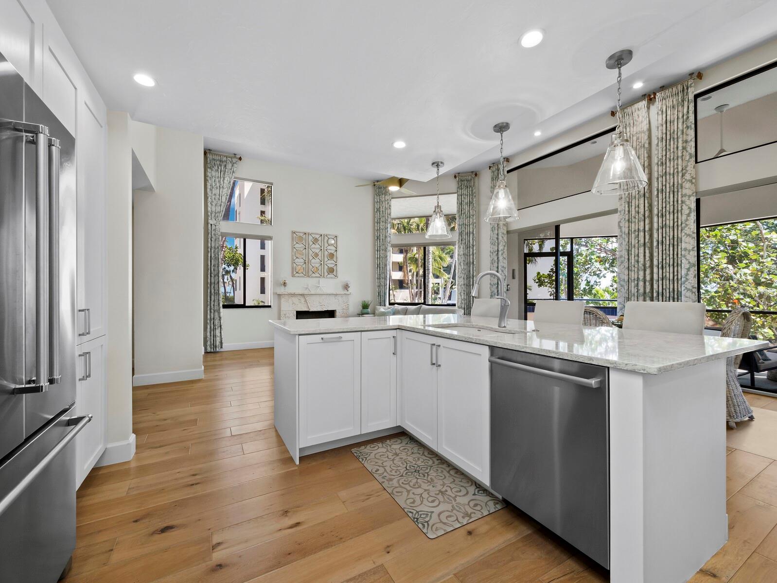 1928 HARBOURSIDE DR #1404