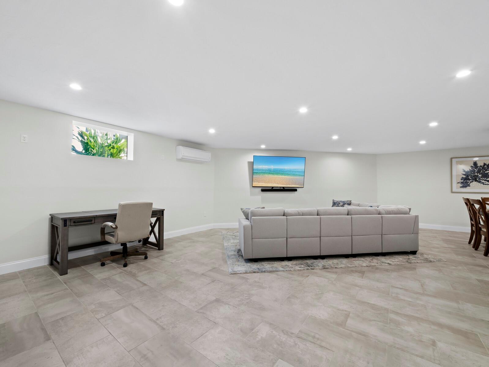 1928 HARBOURSIDE DR #1404