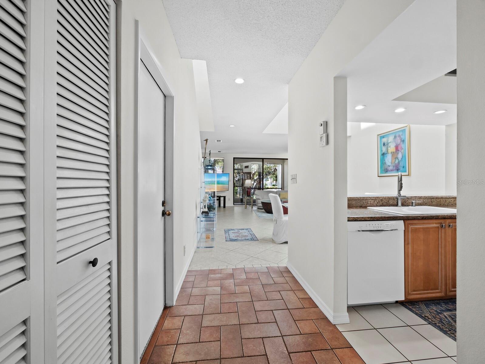 1904 HARBOURSIDE DR #202