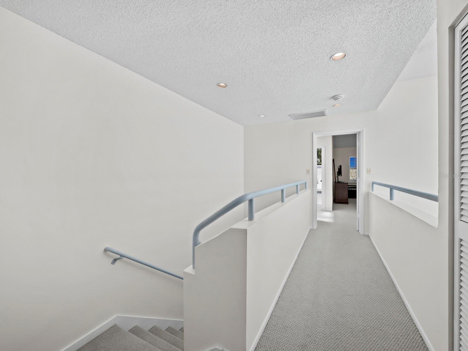 1904 HARBOURSIDE DR #202