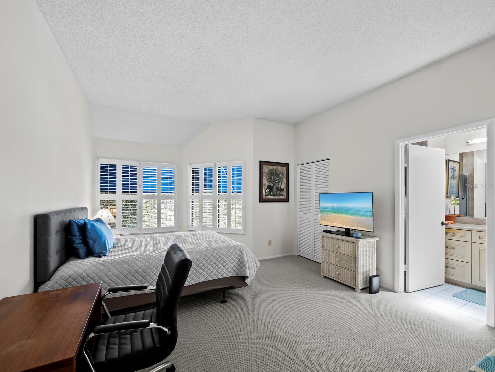 1904 HARBOURSIDE DR #202