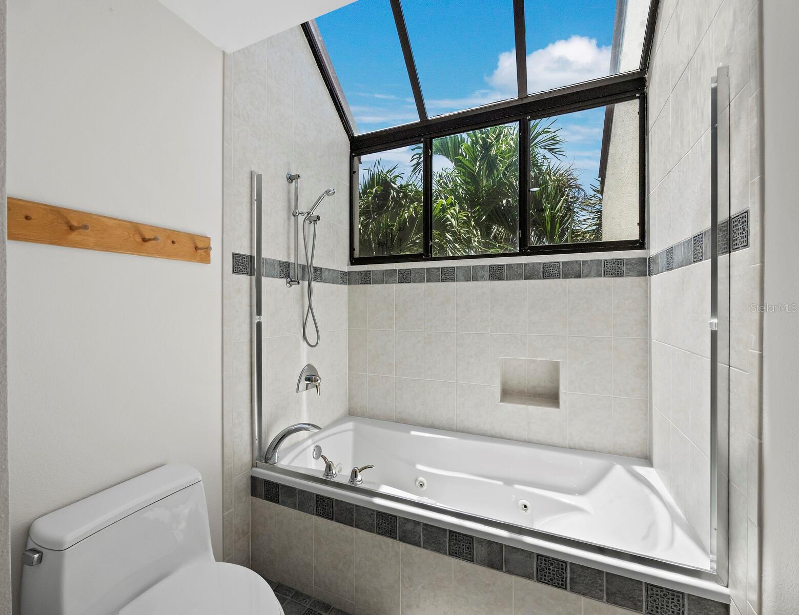 1904 HARBOURSIDE DR #202