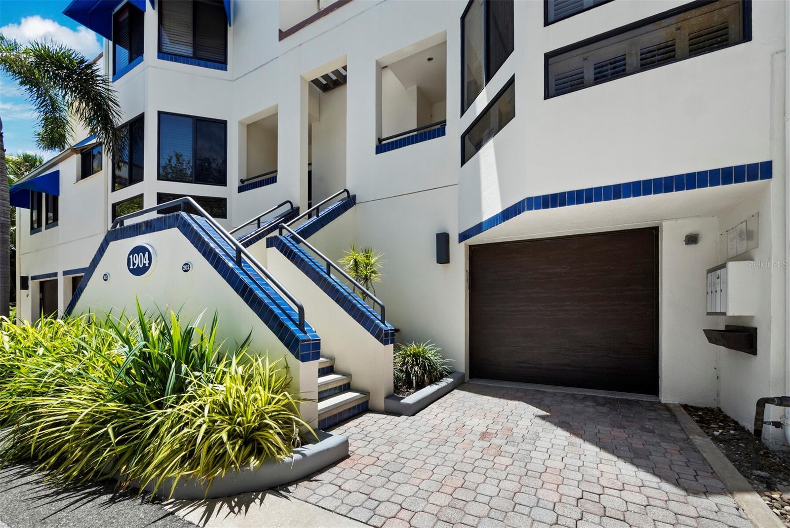 1904 HARBOURSIDE DR #202