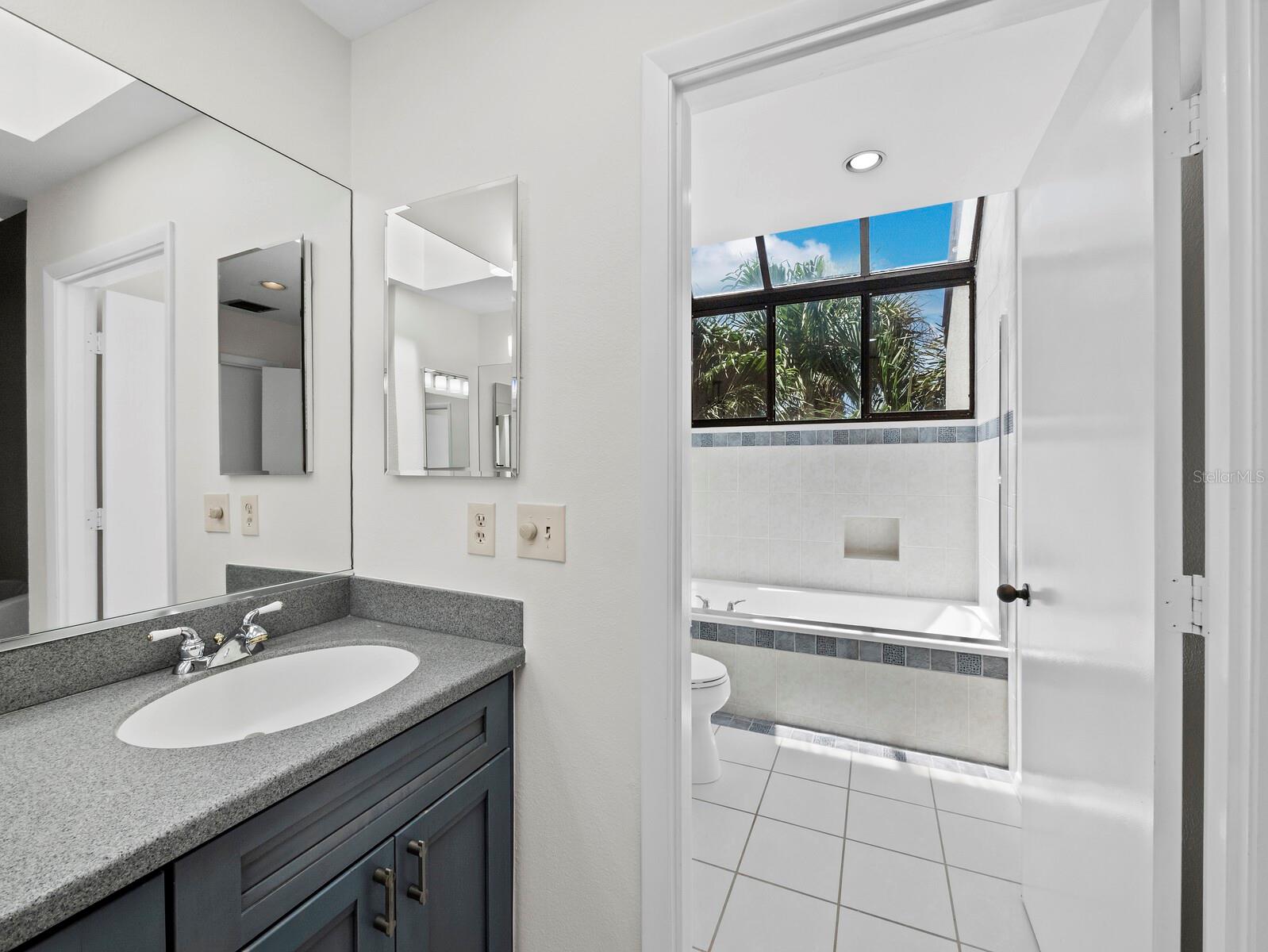 1904 HARBOURSIDE DR #202