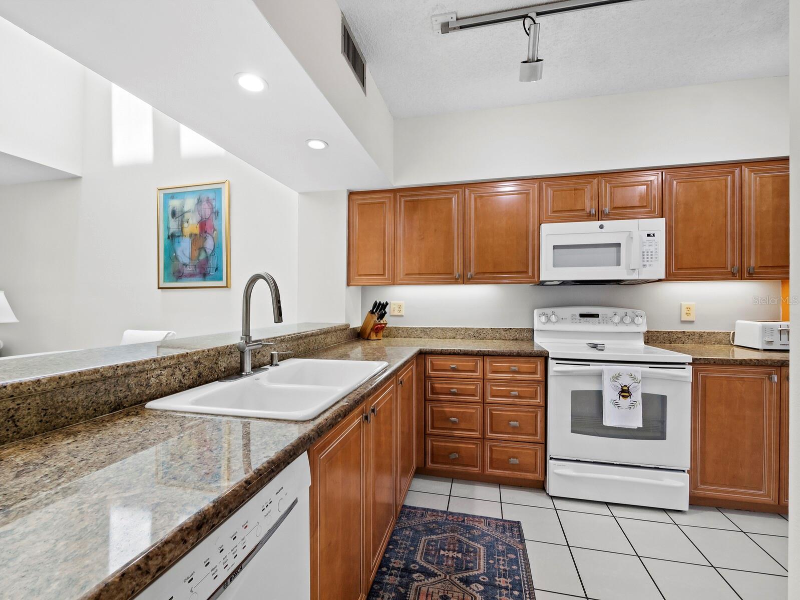 1904 HARBOURSIDE DR #202