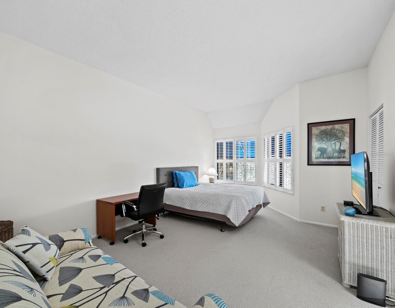 1904 HARBOURSIDE DR #202