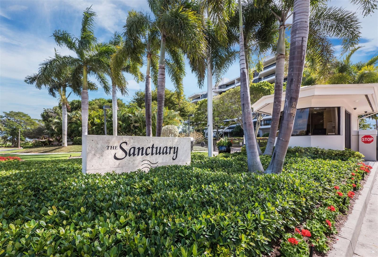 565 SANCTUARY DR #B106
