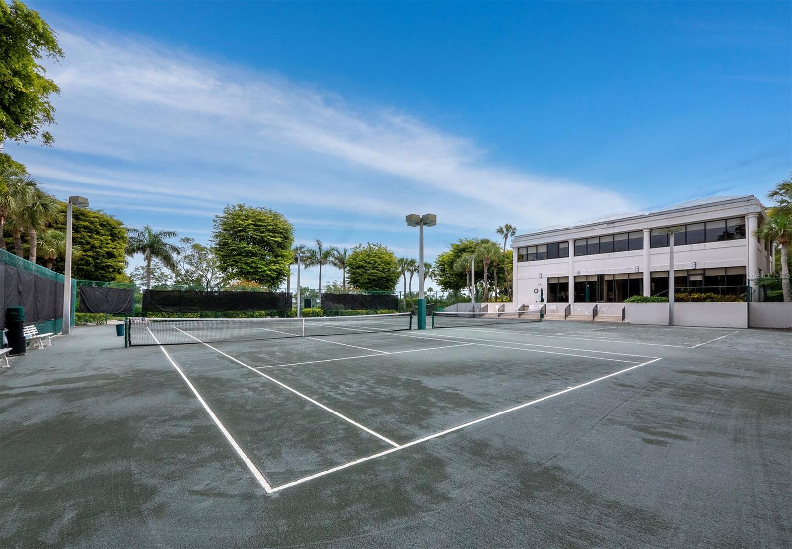 575 SANCTUARY DR #A302