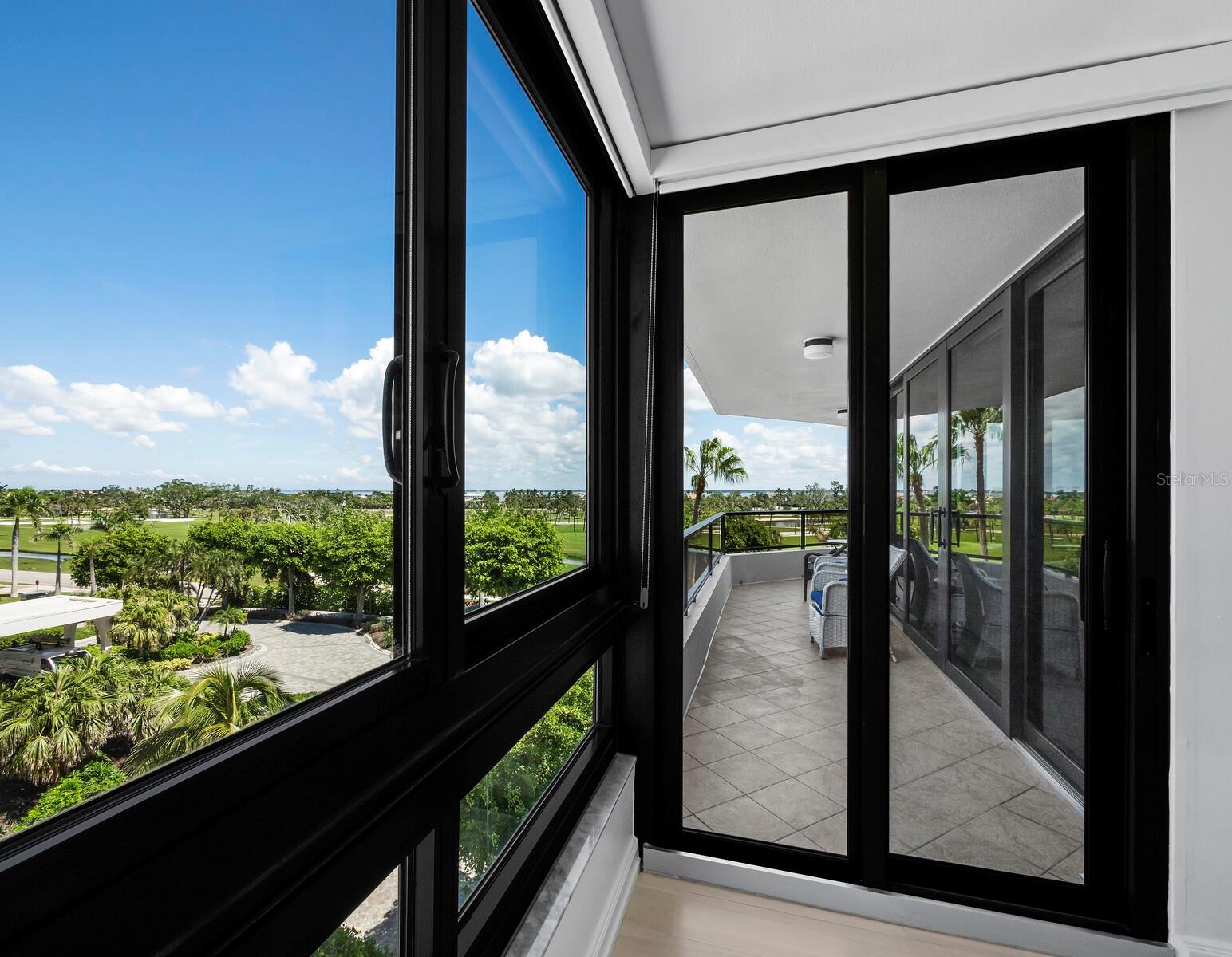 575 SANCTUARY DR #A302