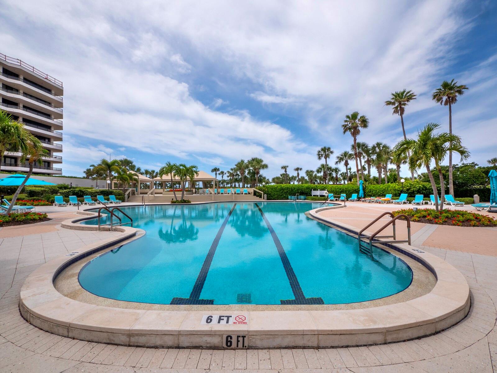 575 SANCTUARY DR #A302