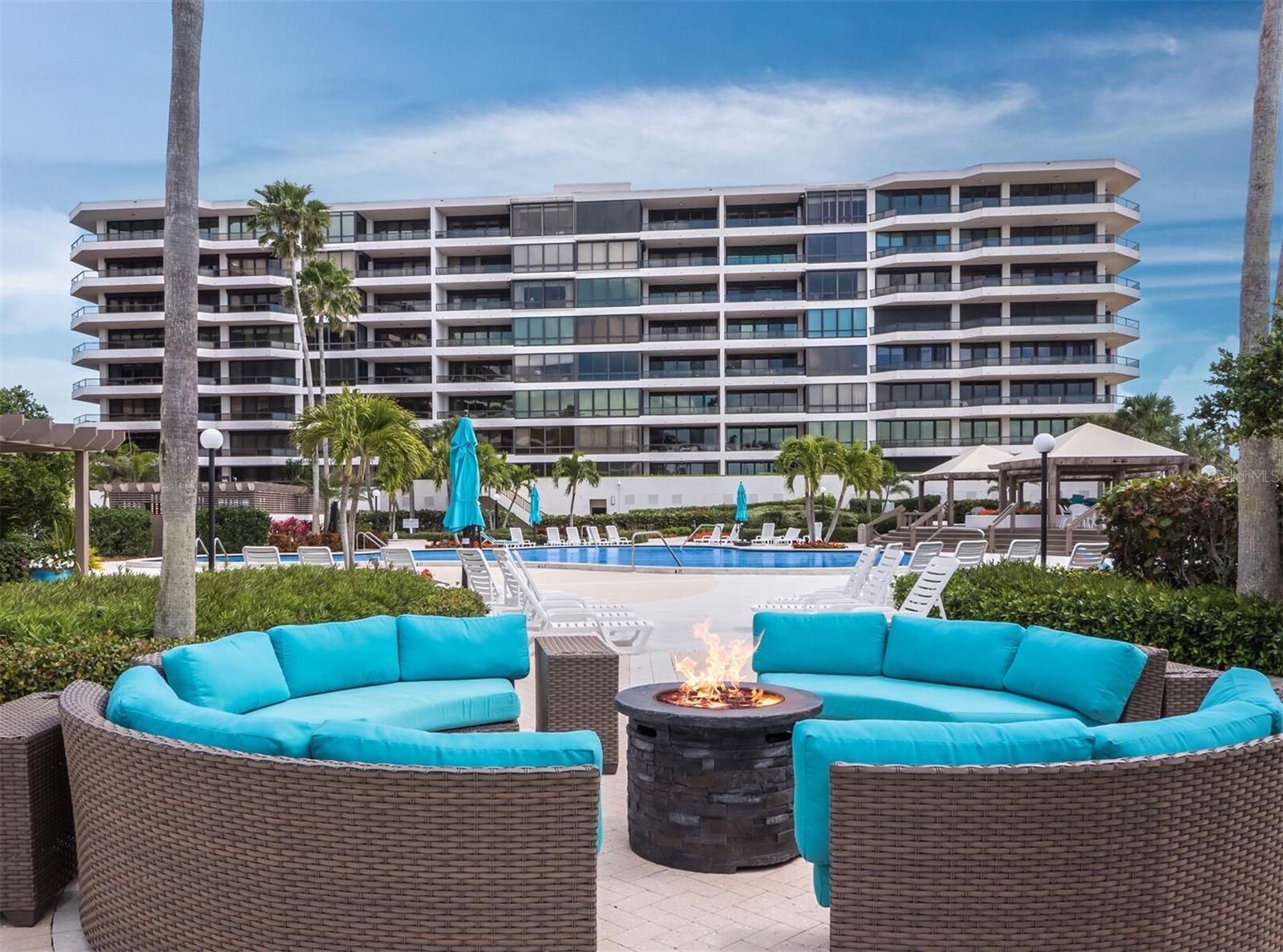 575 SANCTUARY DR #A302