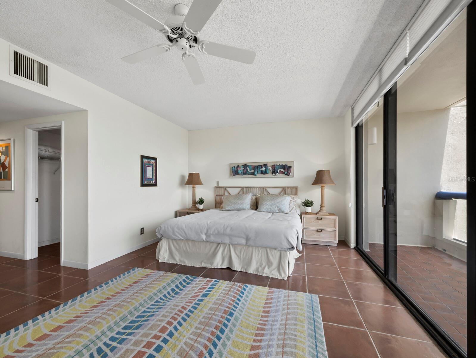 2120 HARBOURSIDE DR #617