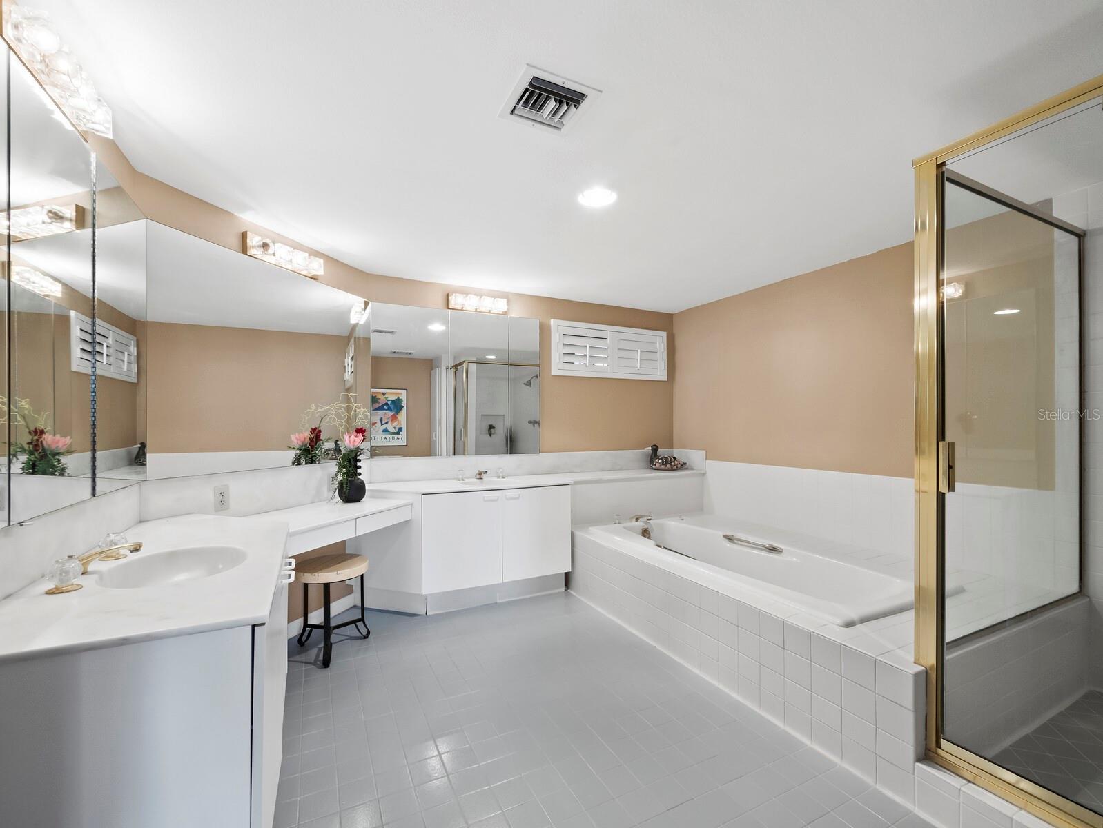 2120 HARBOURSIDE DR #617