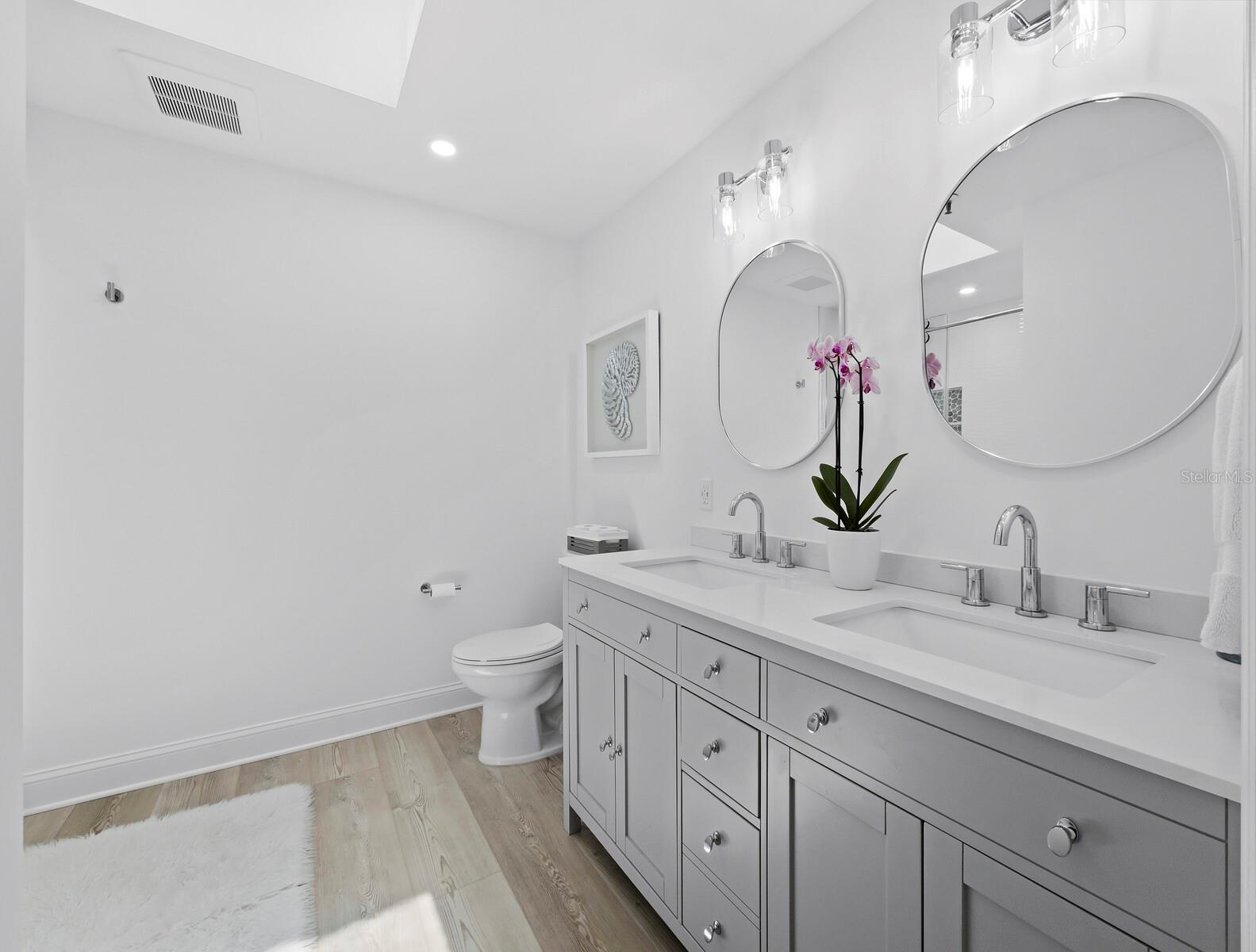 2155 HARBOURSIDE DR #804