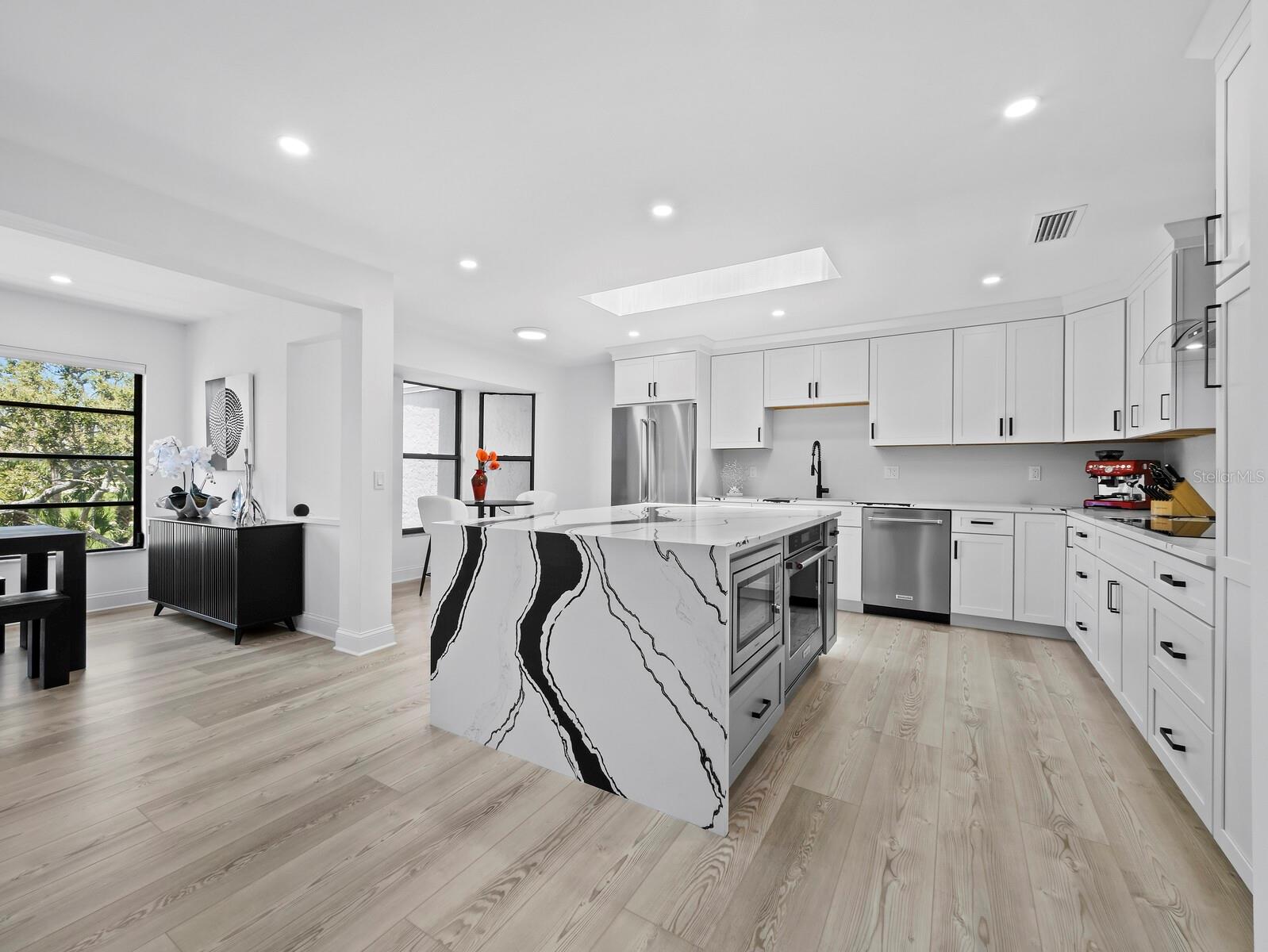 2155 HARBOURSIDE DR #804