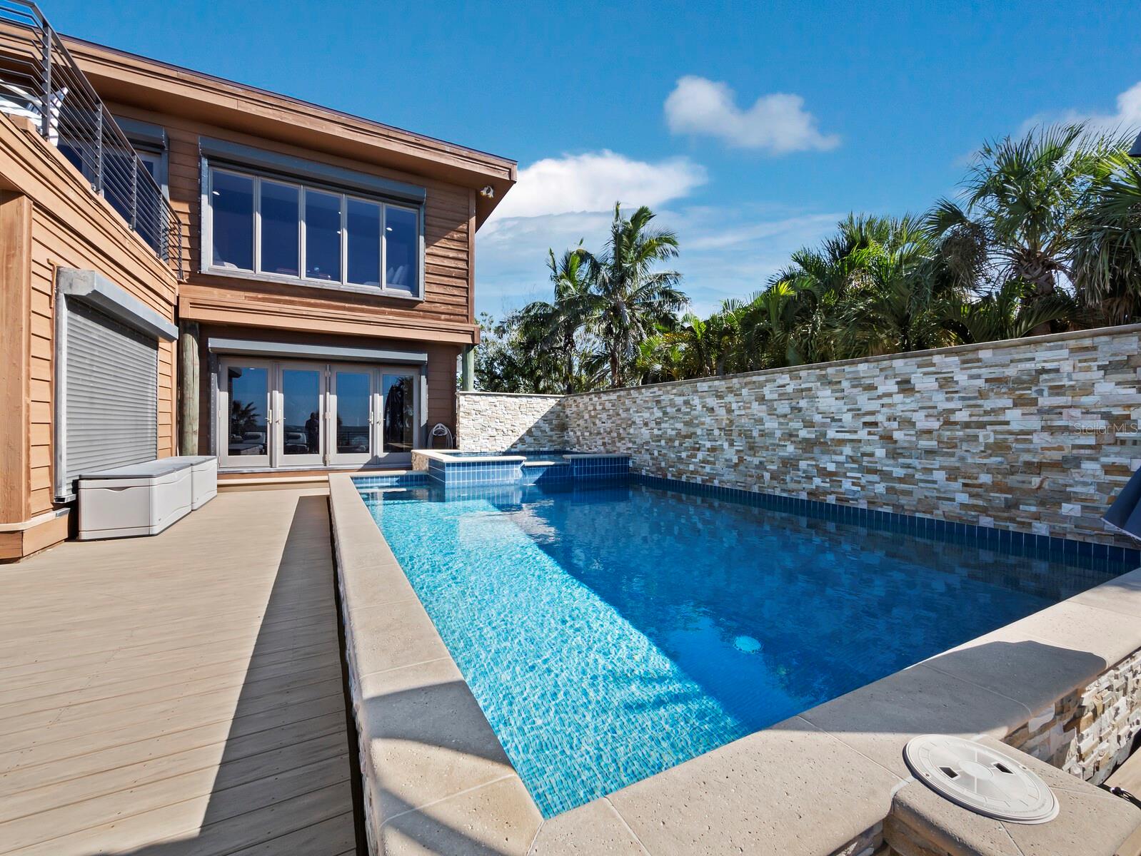 6685 GULF OF MEXICO DR