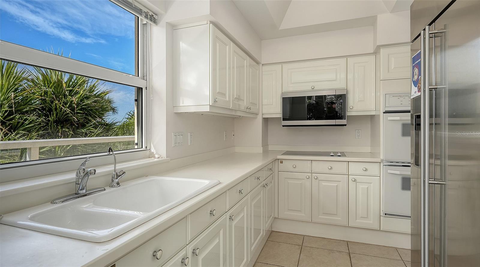 3080 GRAND BAY BLVD #515