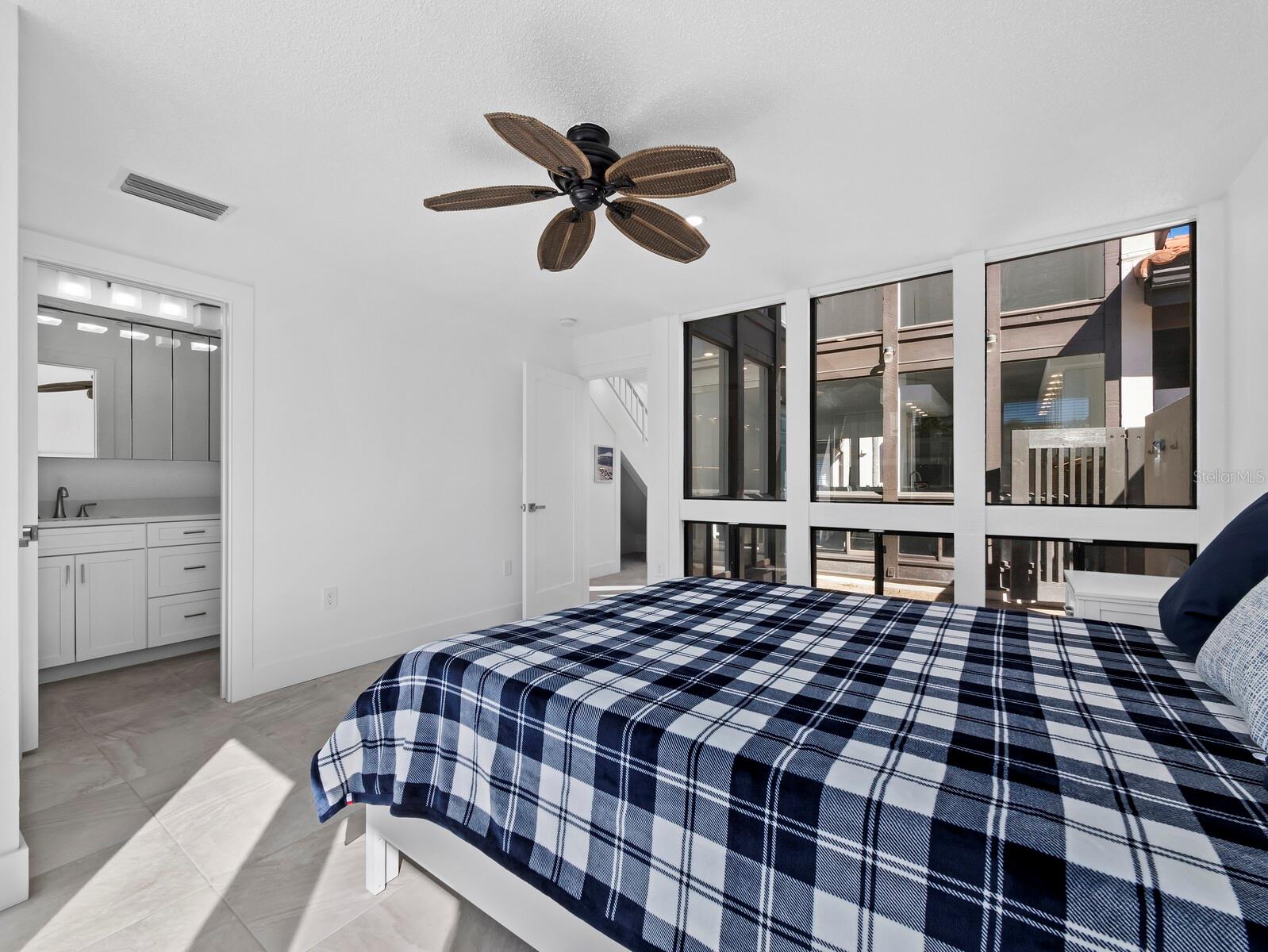 800 S BLVD OF THE PRESIDENTS #19