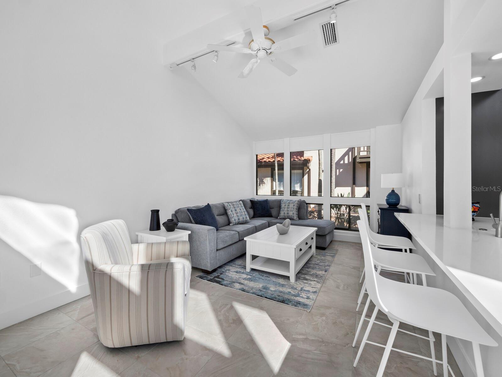 800 S BLVD OF THE PRESIDENTS #19