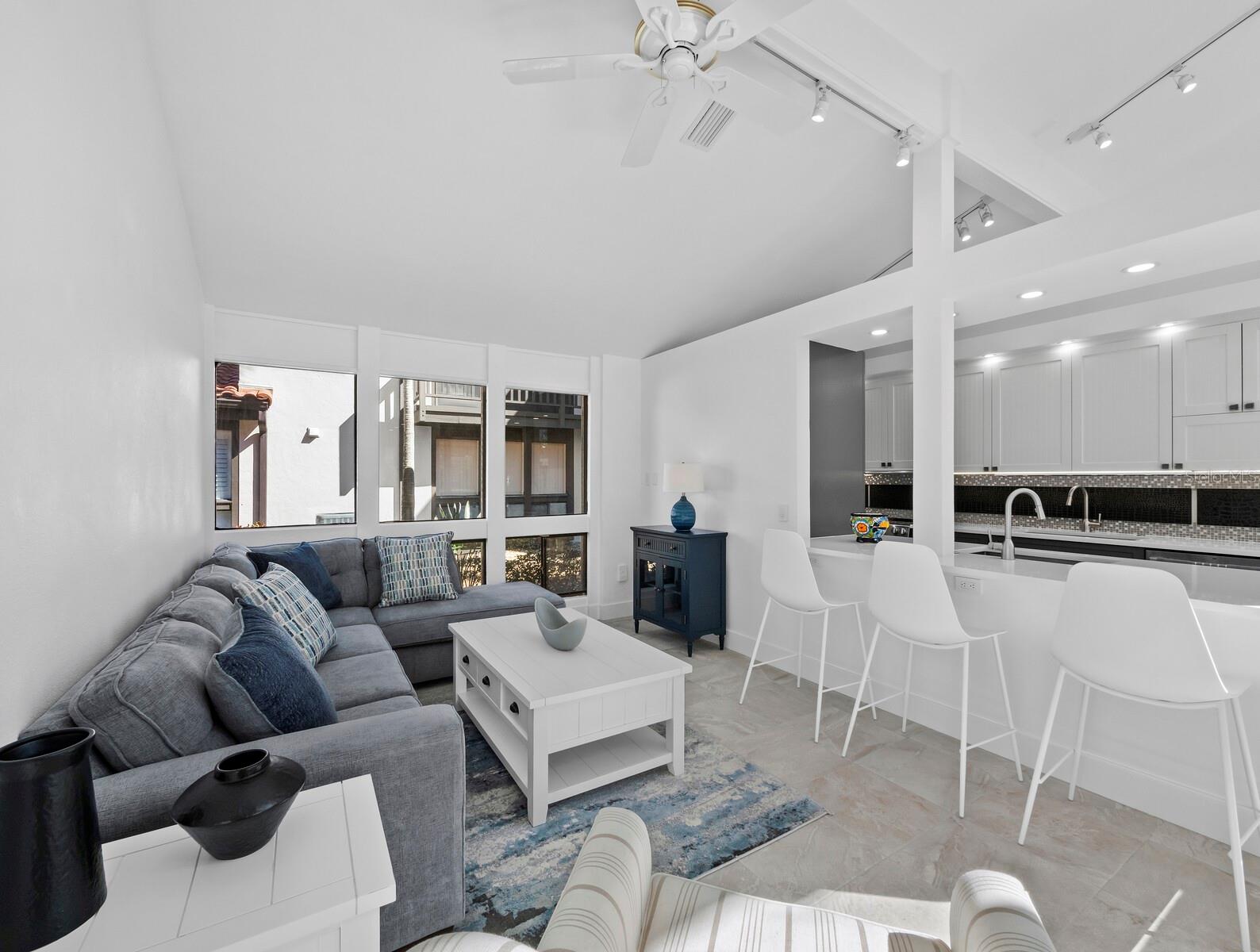 800 S BLVD OF THE PRESIDENTS #19