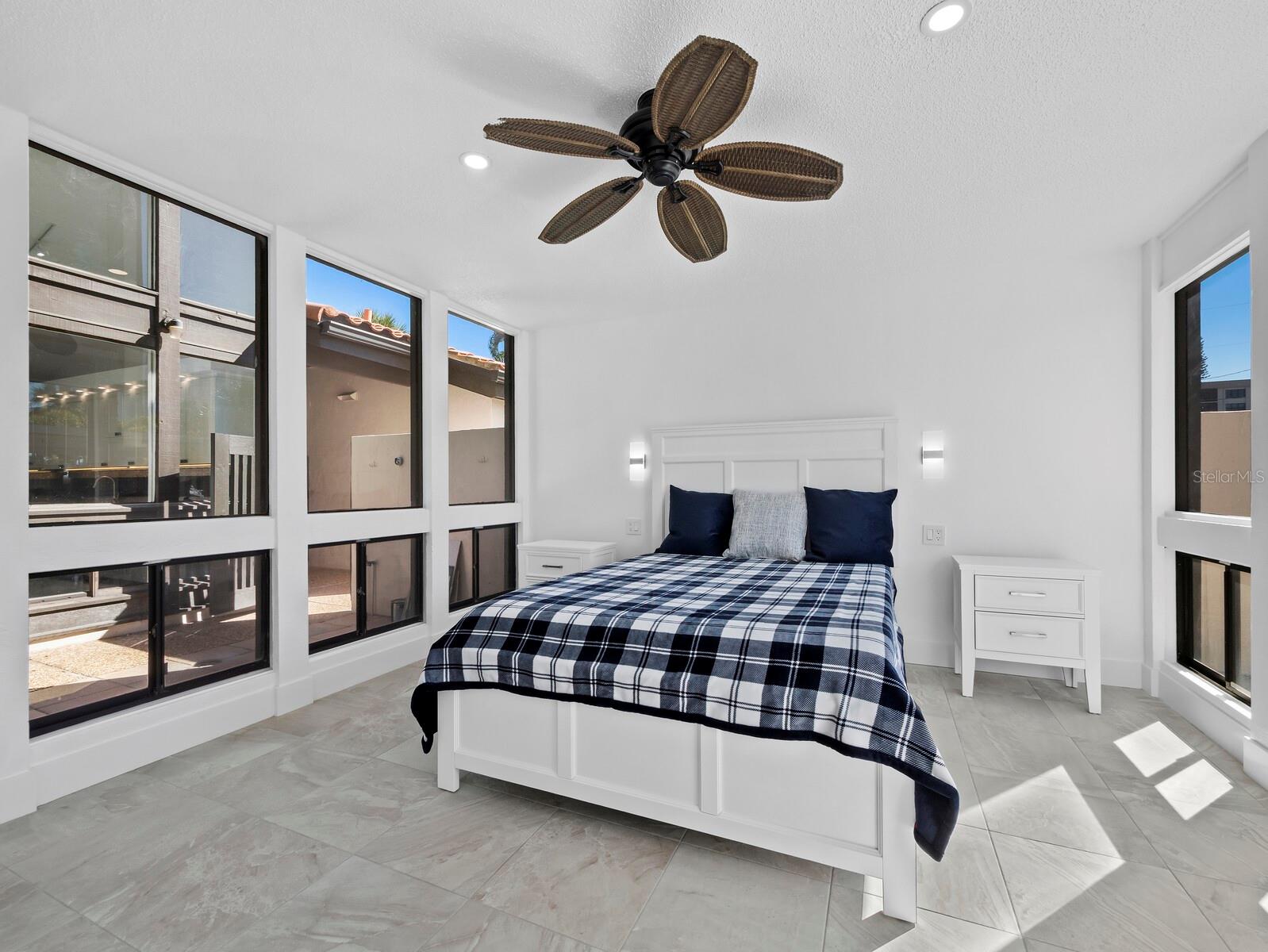 800 S BLVD OF THE PRESIDENTS #19