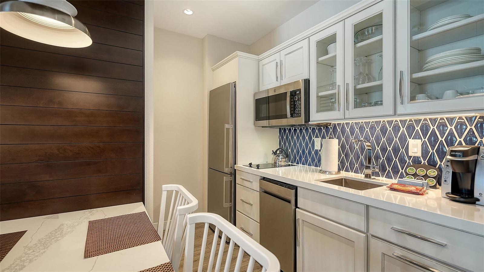 225 SANDS POINT RD #6201