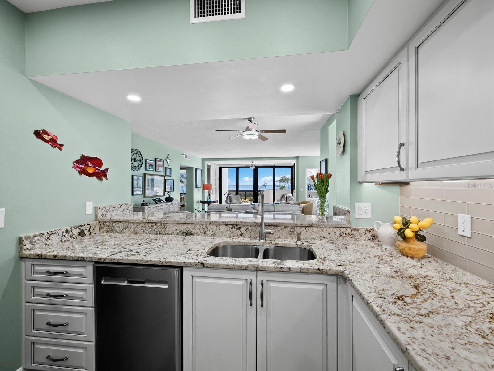 2020 HARBOURSIDE DR #417